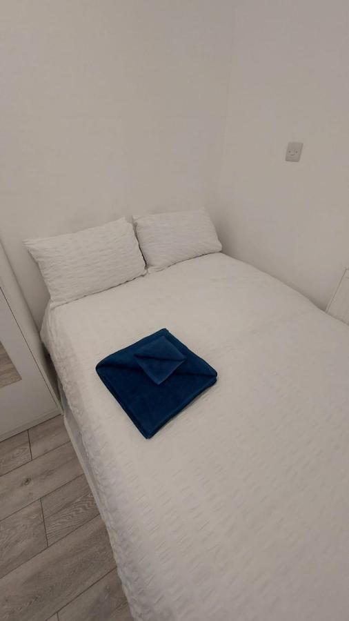 Double En-Suite Room Available In 3 Bed Apt Londra Dış mekan fotoğraf